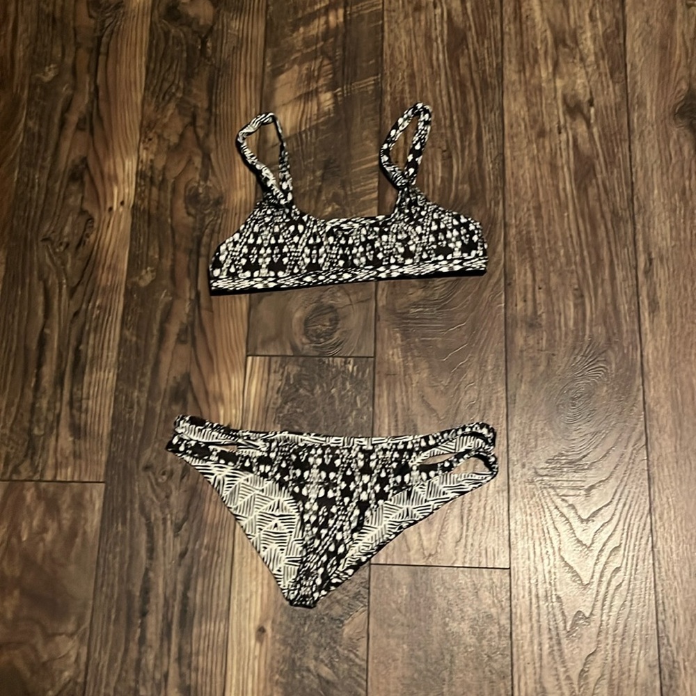 Black and white rip curl bikini